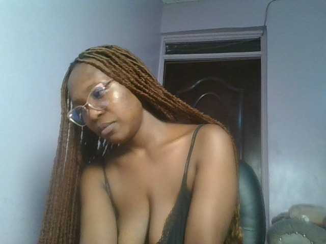 nudevelvet live cam on BongaCams