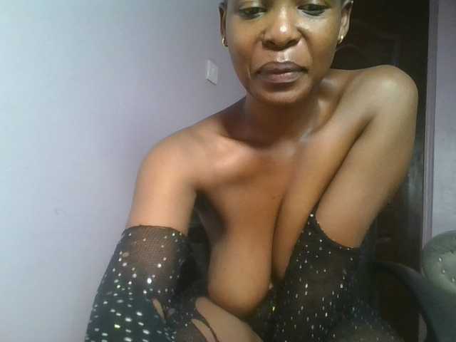 nudevelvet live sex show