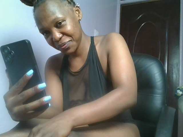 nudevelvet live cam on BongaCams