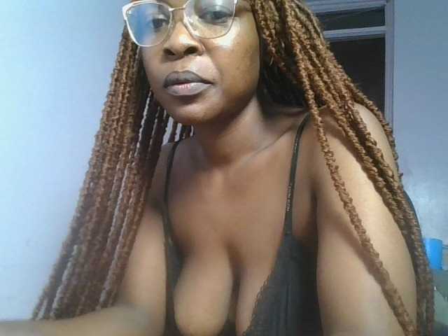nudevelvet live cam on BongaCams