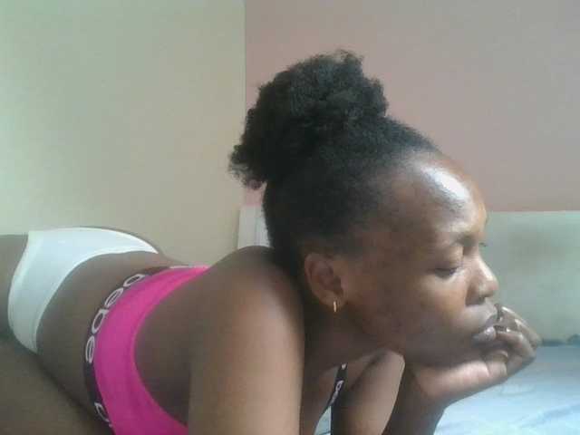 nudevelvet live cam on BongaCams