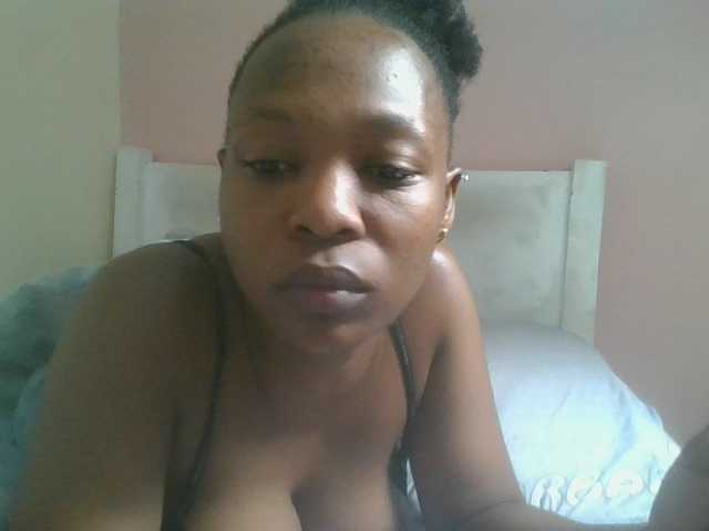 nudevelvet live cam on BongaCams
