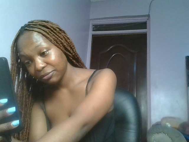 nudevelvet live cam on BongaCams