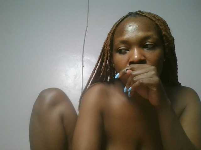 nudevelvet live cam on BongaCams