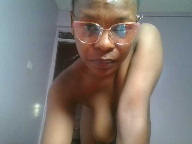 nudevelvet live cam on BongaCams