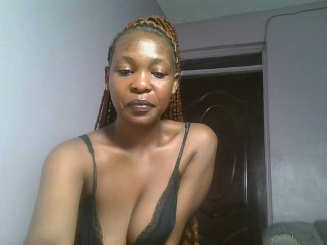 nudevelvet live cam on BongaCams
