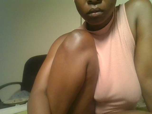 nudevelvet live cam on BongaCams
