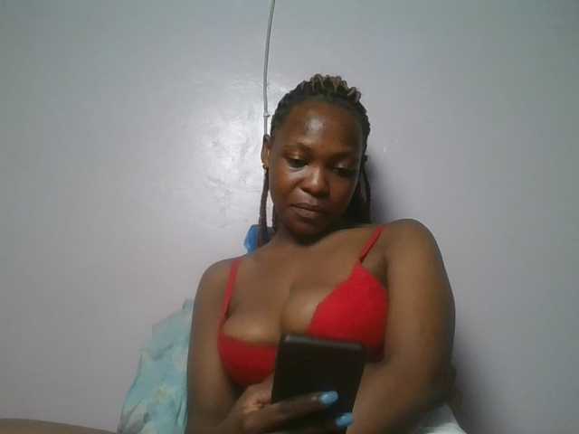 nudevelvet live cam on BongaCams