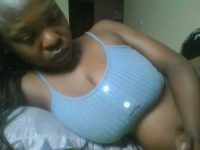 nudevelvet live cam on BongaCams