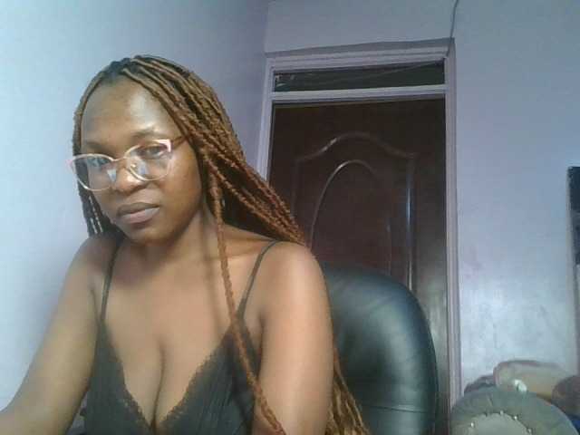 nudevelvet live cam on BongaCams