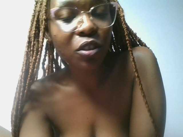 nudevelvet live cam on BongaCams