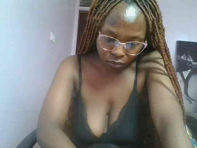nudevelvet Live Webcam on BongaCams