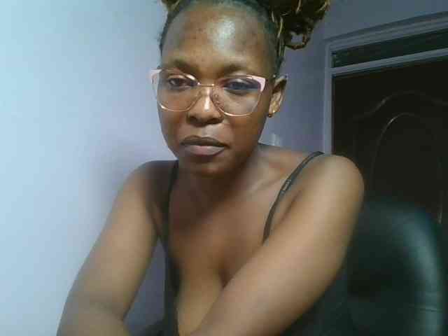 nudevelvet Live Webcam on BongaCams