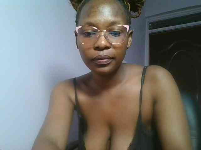 nudevelvet Live Webcam on BongaCams