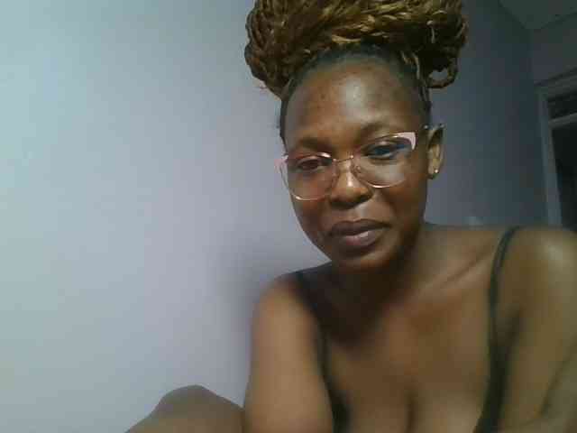 nudevelvet Live Webcam on BongaCams