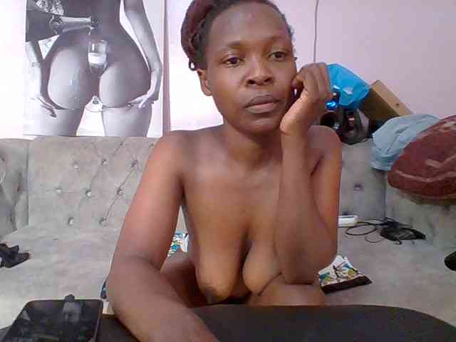 nudevelvet Live Webcam on BongaCams