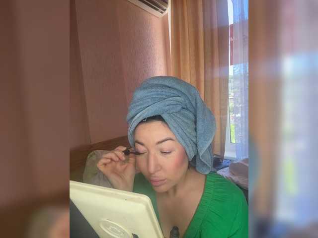 Lyuzaa live cam on BongaCams