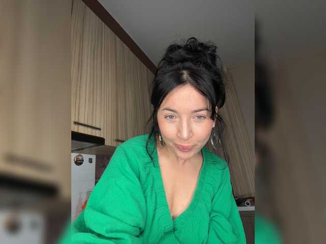 Lyuzaa live cam on BongaCams