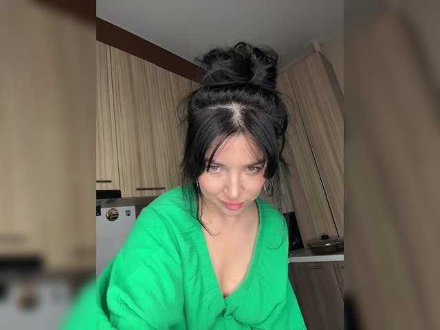 Lyuzaa live cam on BongaCams