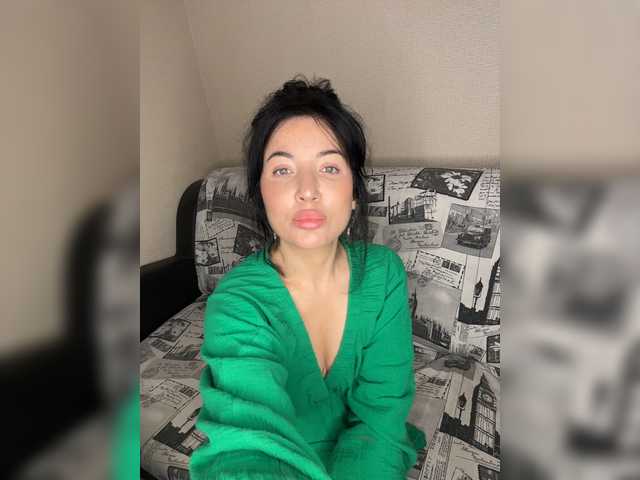 Lyuzaa live cam on BongaCams