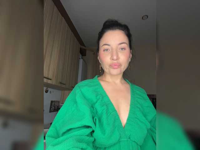 Lyuzaa live cam on BongaCams