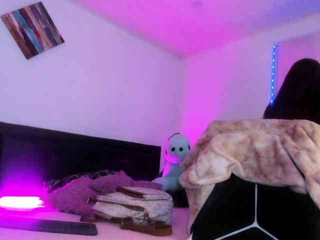 sweet-white webcam