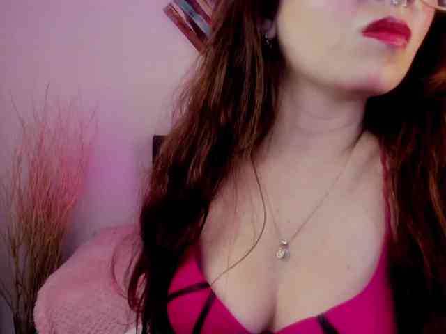 sweet-white webcam