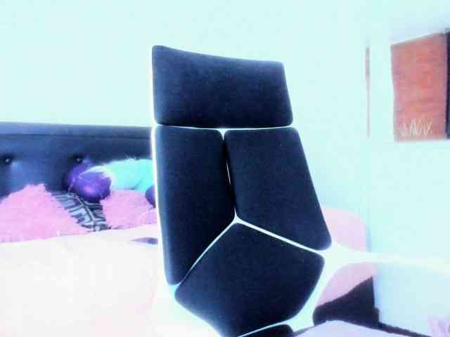 sweet-white webcam