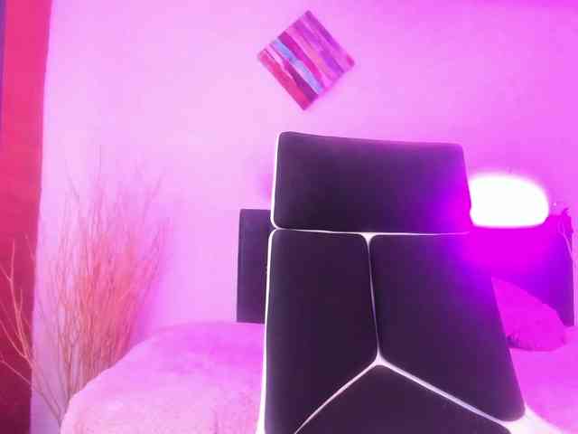 sweet-white webcam