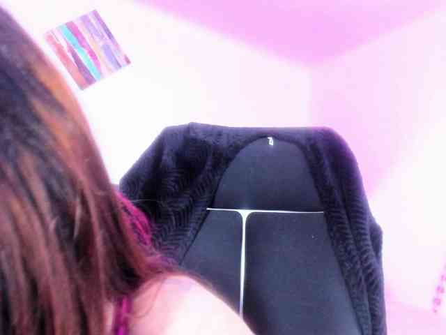 sweet-white webcam
