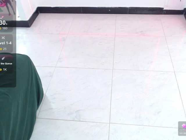 MaxineDoll live webcam show
