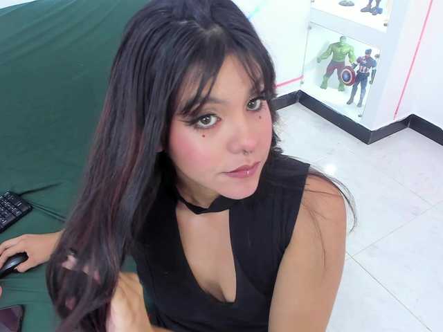 MaxineDoll live webcam show