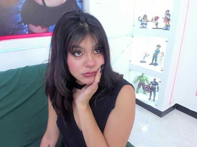 MaxineDoll live webcam show
