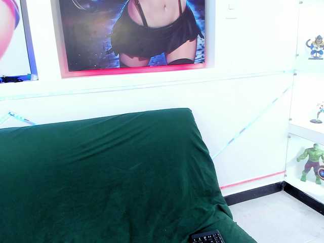 MaxineDoll live webcam show