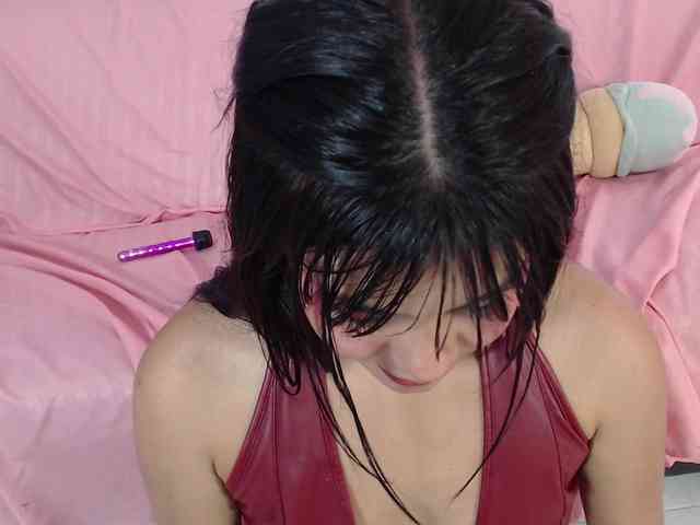 MaxineDoll webcam