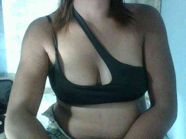 Raheli95 webcam