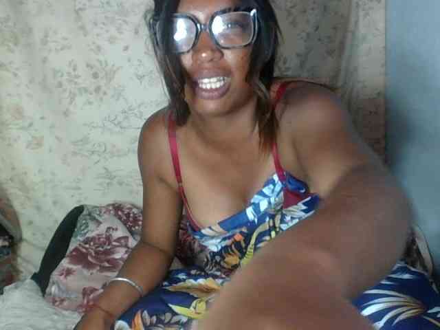 Raheli95 webcam