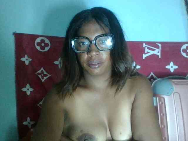 Raheli95 webcam