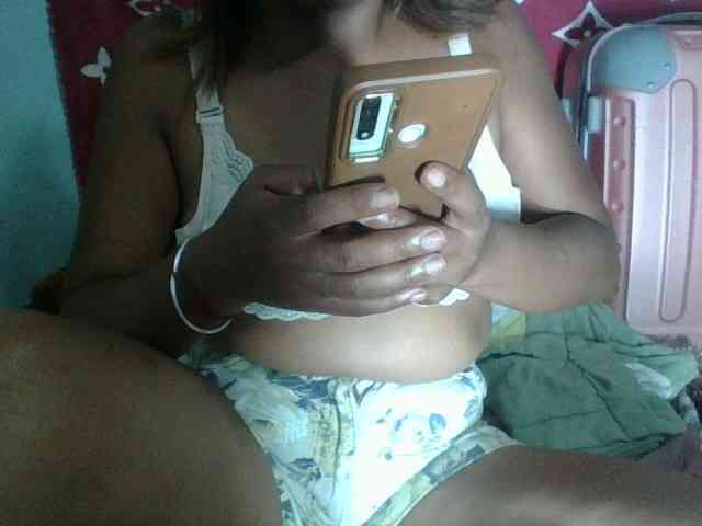 Raheli95 webcam