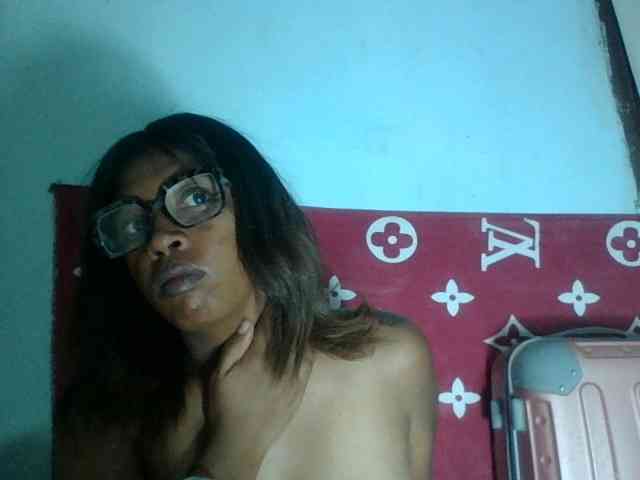 Raheli95 webcam
