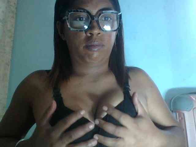 Raheli95 webcam