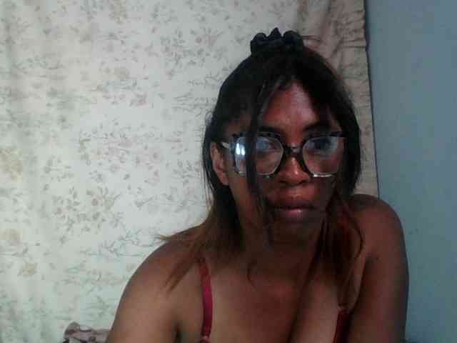 Raheli95 webcam