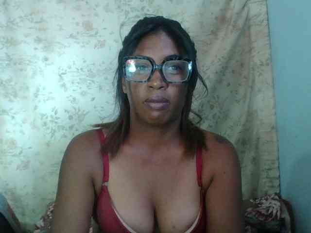 Raheli95 webcam