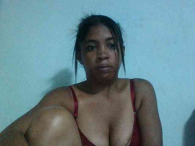 Modèle: Raheli95
