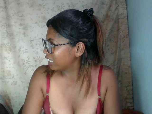 Raheli95 webcam