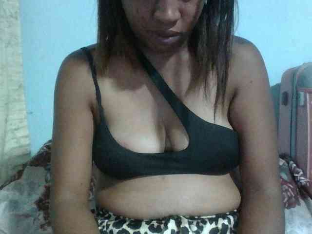 Raheli95 webcam
