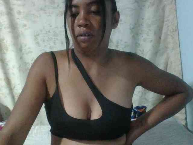 Raheli95 webcam