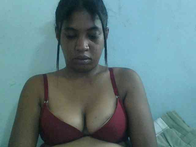 Raheli95 webcam
