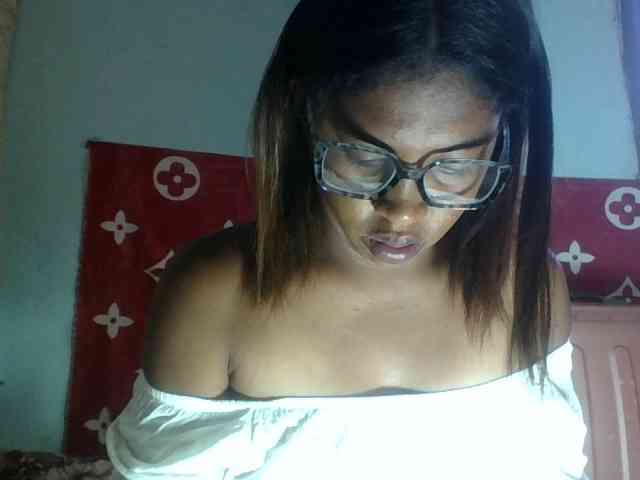 Raheli95 webcam