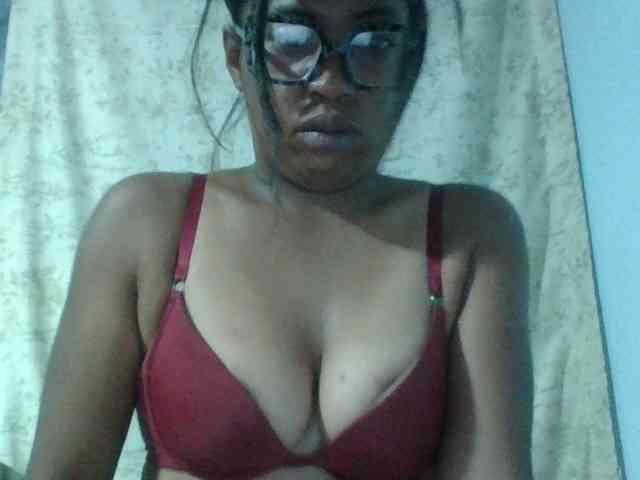 Raheli95 webcam